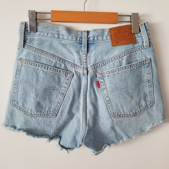 LEVI'S 501 Original Fit High Rise Shorts Size 26 - Luxor Heat Light Wash - Picture 4 of 11